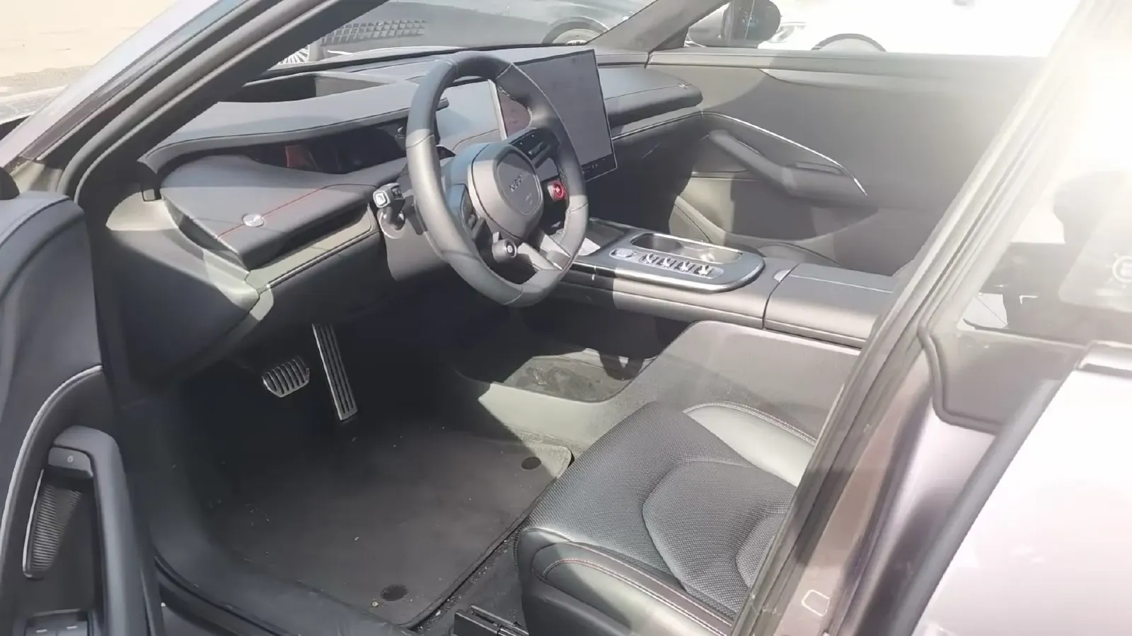 2024 MI SU7 BEV 101KWH,autocango,china used car exporter,china ev exporter,chinese used car exporter,chinese used ev exporter