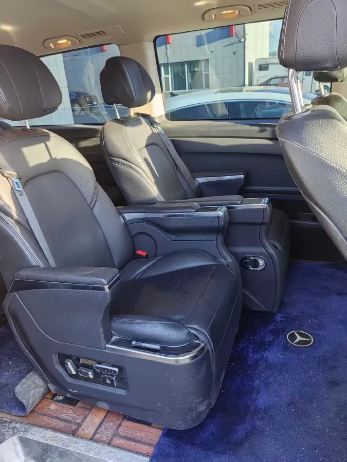 2021 Mercedes-Benz Vito 2.0T 211HP L4 9AT,autocango,china used car exporter,china ev exporter,chinese used car exporter,chinese used ev exporter