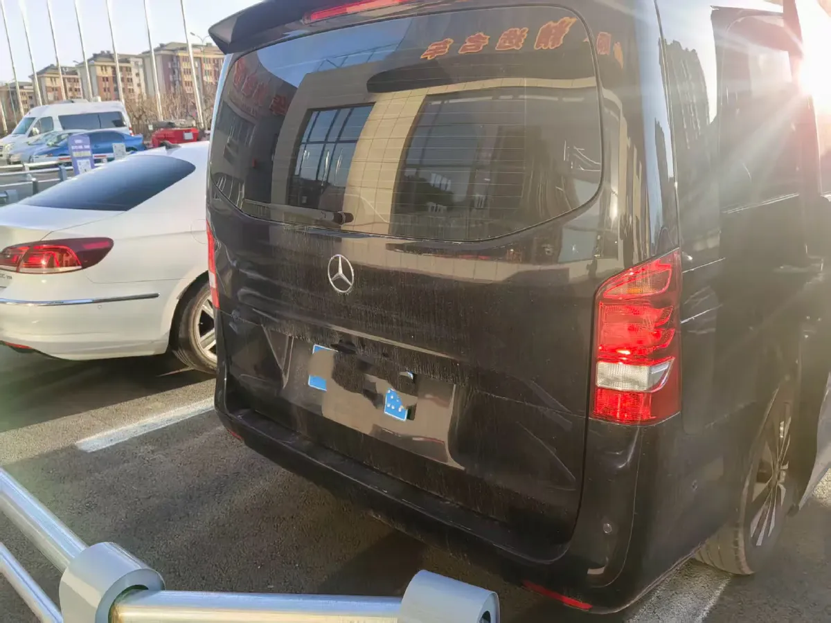 2021 Mercedes-Benz Vito 2.0T 211HP L4 9AT,autocango,china used car exporter,china ev exporter,chinese used car exporter,chinese used ev exporter