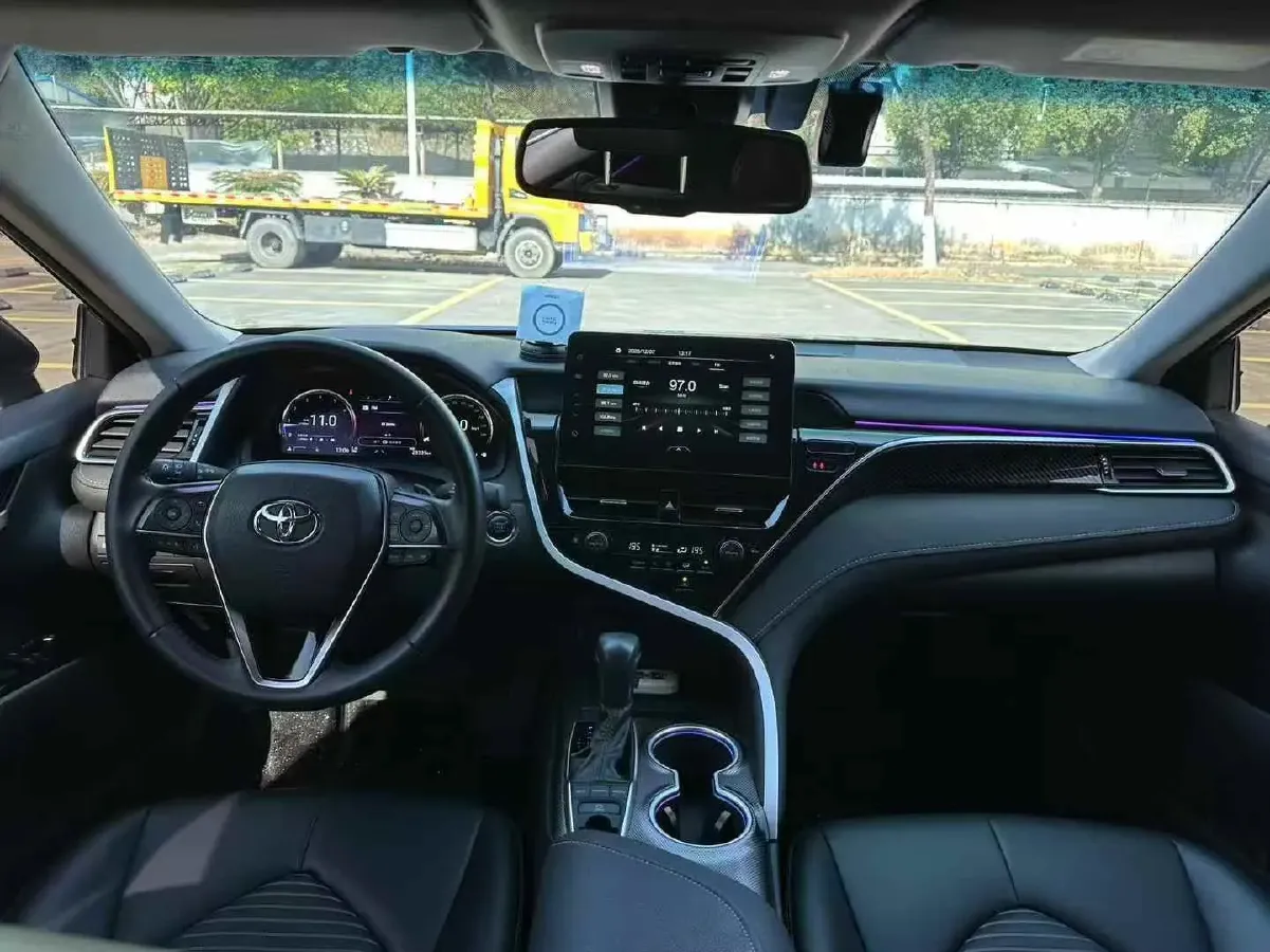 2023 Toyota Camry 2.5L 207HP L4 8AT,autocango,china used car exporter,china ev exporter,chinese used car exporter,chinese used ev exporter