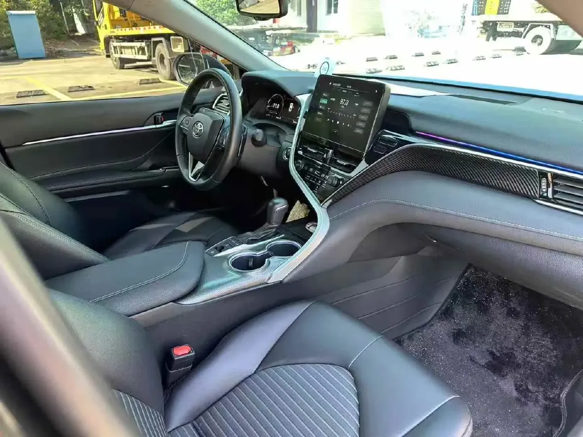 2023 Toyota Camry 2.5L 207HP L4 8AT,autocango,china used car exporter,china ev exporter,chinese used car exporter,chinese used ev exporter