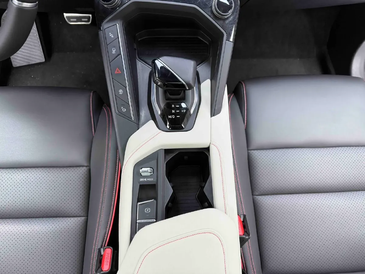 2020 LYNK&CO 06 1.5T 177HP L3 7DCT,autocango,china used car exporter,china ev exporter,chinese used car exporter,chinese used ev exporter