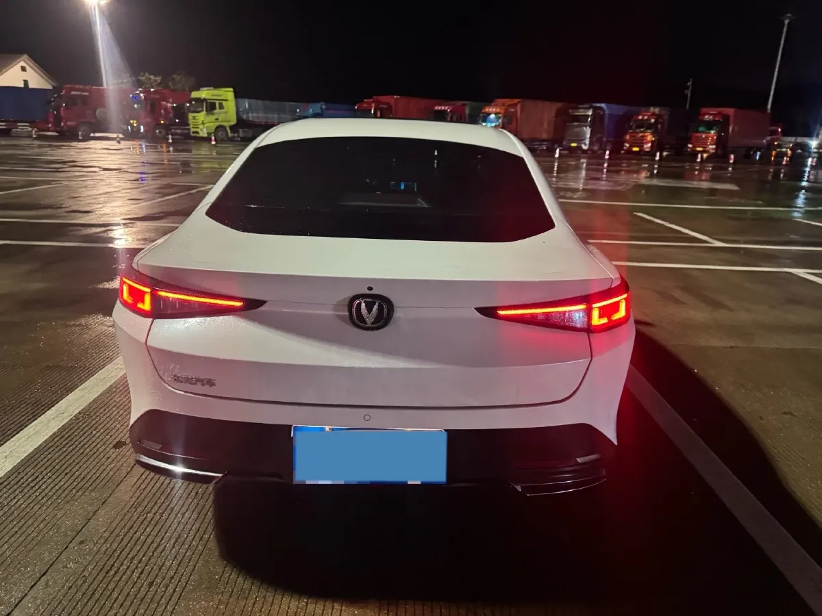 2024 ChangAn Eado 1.5T 170HP L4 7DCT,autocango,china used car exporter,china ev exporter,chinese used car exporter,chinese used ev exporter