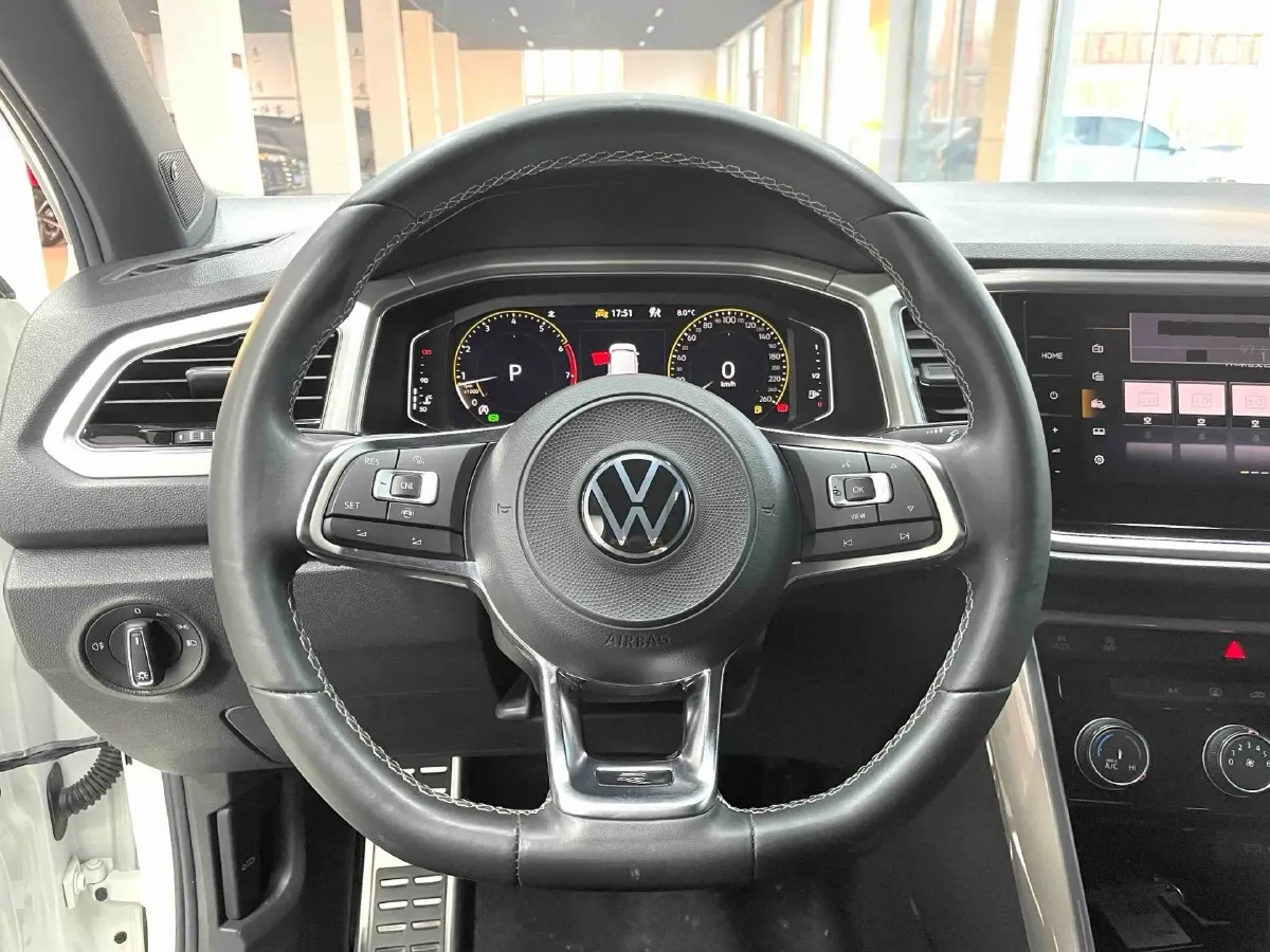 2022 Volkswagen T-Roc 1.4T 150HP L4 7DCT,autocango,china used car exporter,china ev exporter,chinese used car exporter,chinese used ev exporter