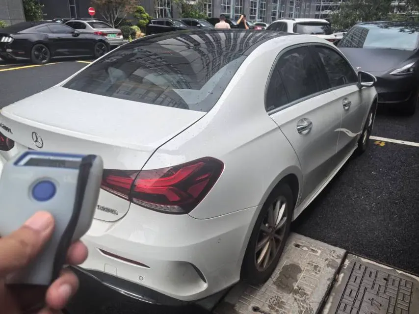 2021 Mercedes-Benz A Class 1.3T 163HP L4 7DCT,autocango,china used car exporter,china ev exporter,chinese used car exporter,chinese used ev exporter