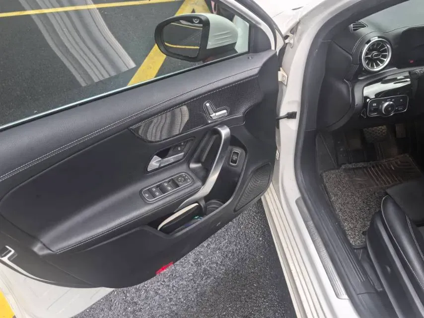 2021 Mercedes-Benz A Class 1.3T 163HP L4 7DCT,autocango,china used car exporter,china ev exporter,chinese used car exporter,chinese used ev exporter