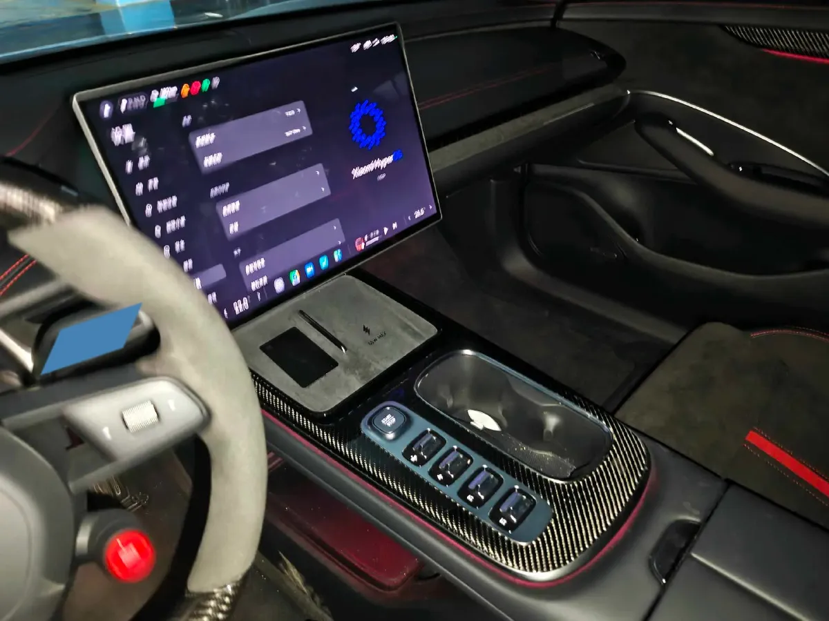 2025 MI SU7 Ultra BEV 93.7KWH,autocango,china used car exporter,china ev exporter,chinese used car exporter,chinese used ev exporter