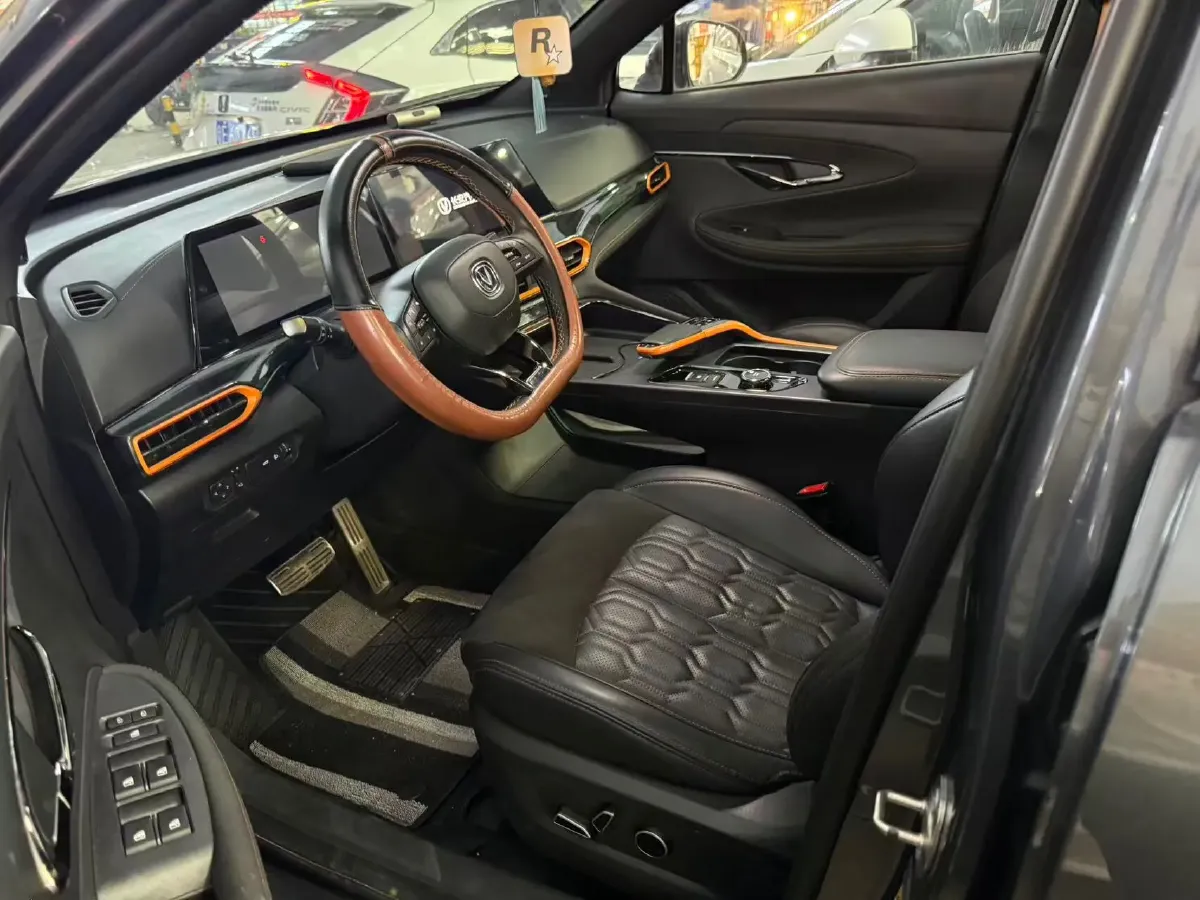 2021 ChangAn UNI-T 1.5T 180HP L4 7DCT,autocango,china used car exporter,china ev exporter,chinese used car exporter,chinese used ev exporter