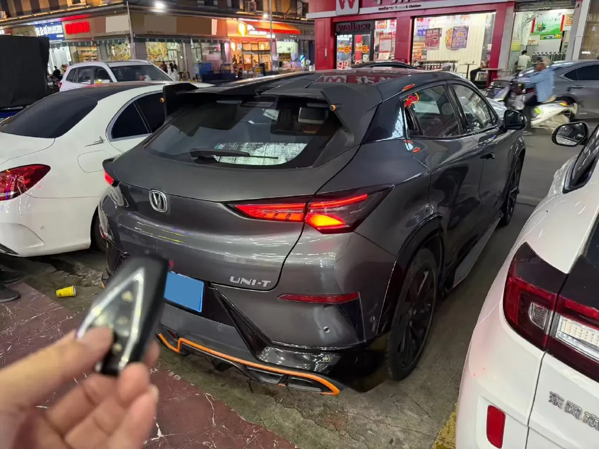 2021 ChangAn UNI-T 1.5T 180HP L4 7DCT,autocango,china used car exporter,china ev exporter,chinese used car exporter,chinese used ev exporter