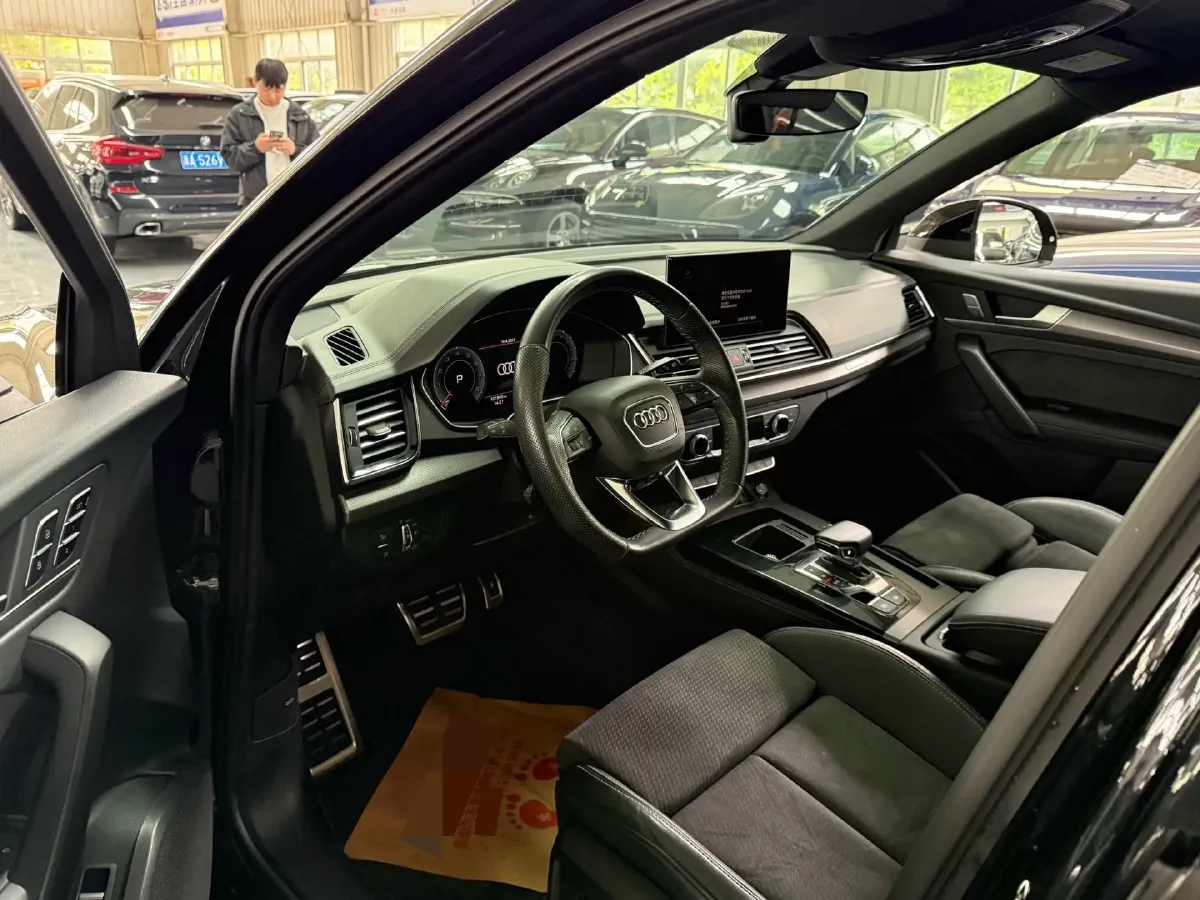 2023 Audi Q5L Sportback 2.0T 190HP L4 7DCT,autocango,china used car exporter,china ev exporter,chinese used car exporter,chinese used ev exporter