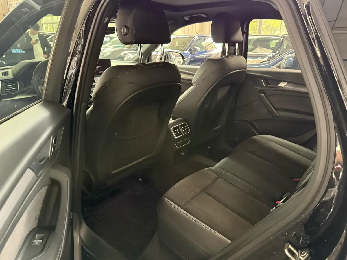 2023 Audi Q5L Sportback 2.0T 190HP L4 7DCT,autocango,china used car exporter,china ev exporter,chinese used car exporter,chinese used ev exporter