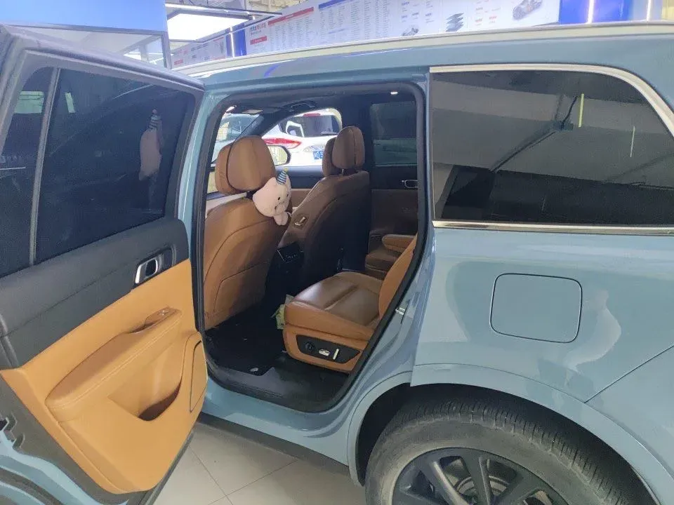 2021 Li ONE Range Extended 131HP REEV 40.5KWH,autocango,china used car exporter,china ev exporter,chinese used car exporter,chinese used ev exporter