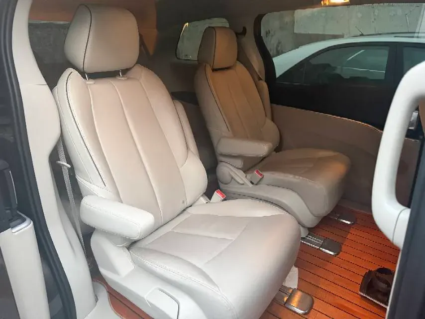 2021 Buick GL8 2.0T 237HP L4 9AT,autocango,china used car exporter,china ev exporter,chinese used car exporter,chinese used ev exporter