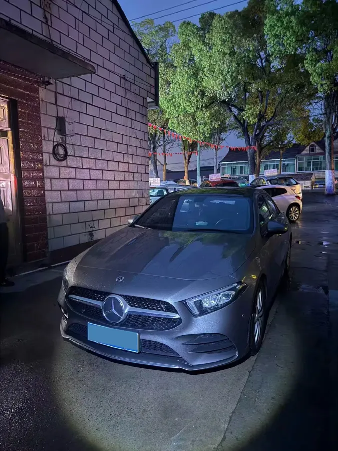 2021 Mercedes-Benz A Class 1.3T 163HP L4 7DCT,autocango,china used car exporter,china ev exporter,chinese used car exporter,chinese used ev exporter