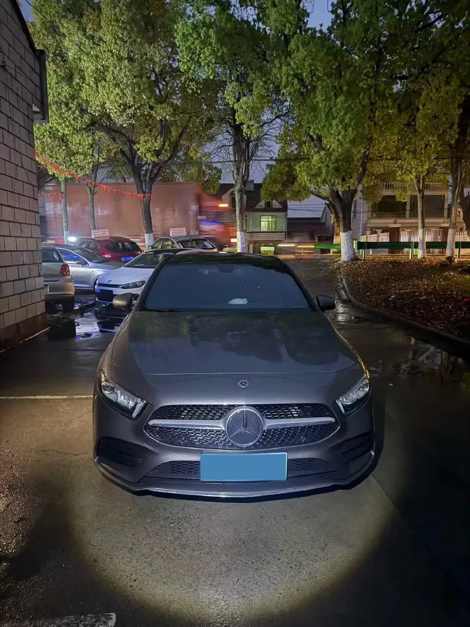 2021 Mercedes-Benz A Class 1.3T 163HP L4 7DCT,autocango,china used car exporter,china ev exporter,chinese used car exporter,chinese used ev exporter