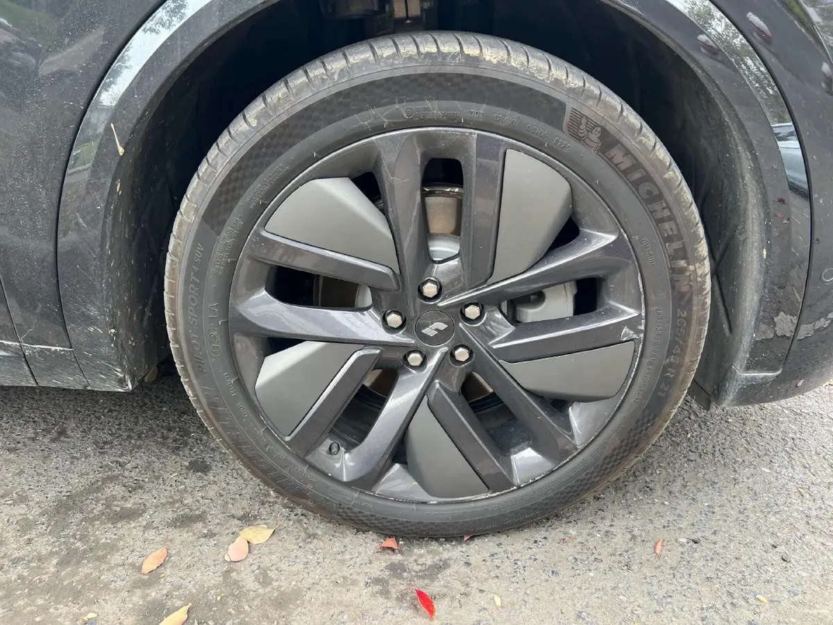 2024 Toyota Granvia 2.5L 189HP L4 E-CVT Hybrid,autocango,china used car exporter,china ev exporter,chinese used car exporter,chinese used ev exporter