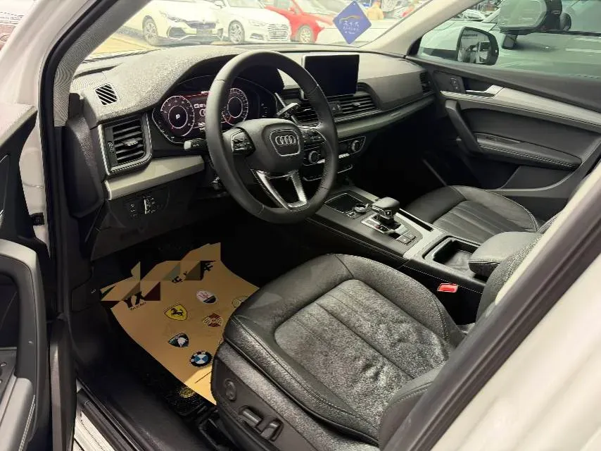 2020 Audi Q5L 2.0T 190HP L4 7DCT,autocango,china used car exporter,china ev exporter,chinese used car exporter,chinese used ev exporter