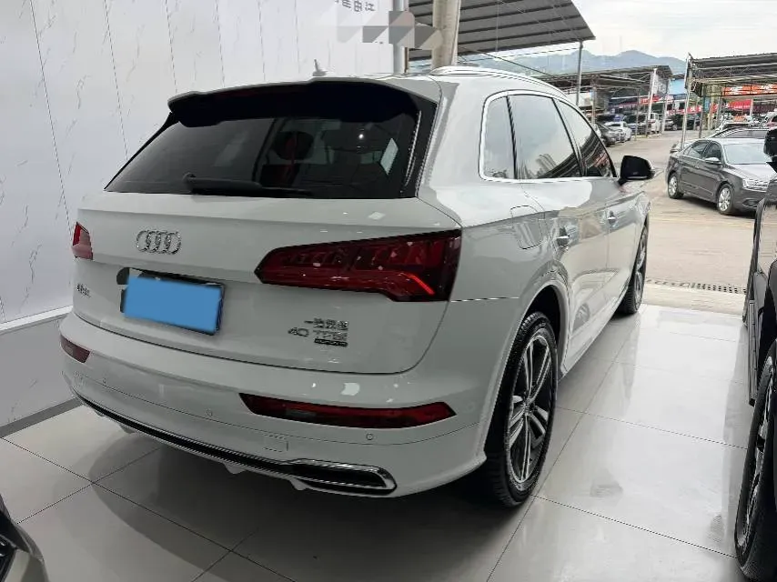 2020 Audi Q5L 2.0T 190HP L4 7DCT,autocango,china used car exporter,china ev exporter,chinese used car exporter,chinese used ev exporter