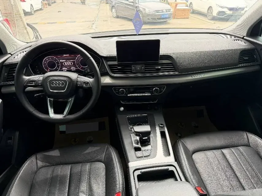 2020 Audi Q5L 2.0T 190HP L4 7DCT,autocango,china used car exporter,china ev exporter,chinese used car exporter,chinese used ev exporter