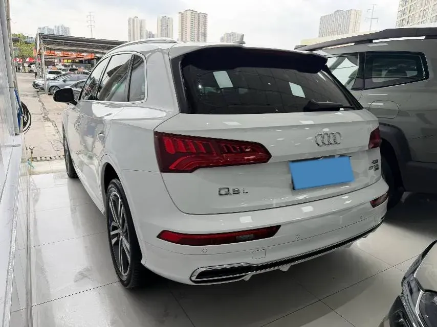 2020 Audi Q5L 2.0T 190HP L4 7DCT,autocango,china used car exporter,china ev exporter,chinese used car exporter,chinese used ev exporter