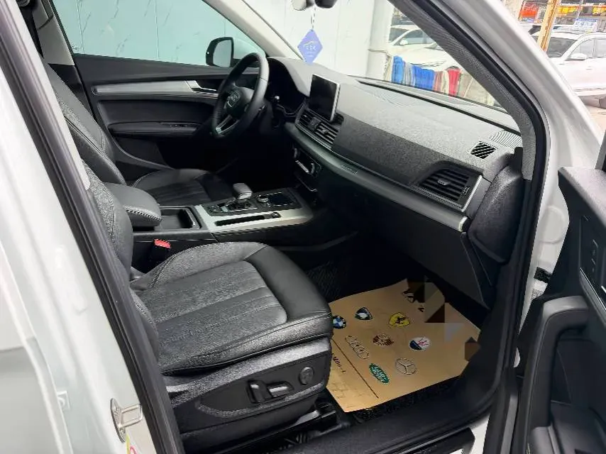 2020 Audi Q5L 2.0T 190HP L4 7DCT,autocango,china used car exporter,china ev exporter,chinese used car exporter,chinese used ev exporter