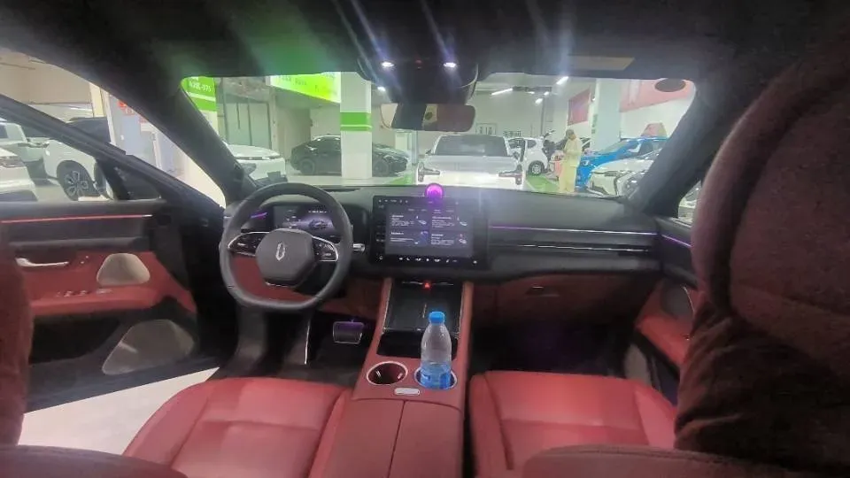 2025 AITO AITO M5 1.5T 152HP L4 REEV 42KWH,autocango,china used car exporter,china ev exporter,chinese used car exporter,chinese used ev exporter