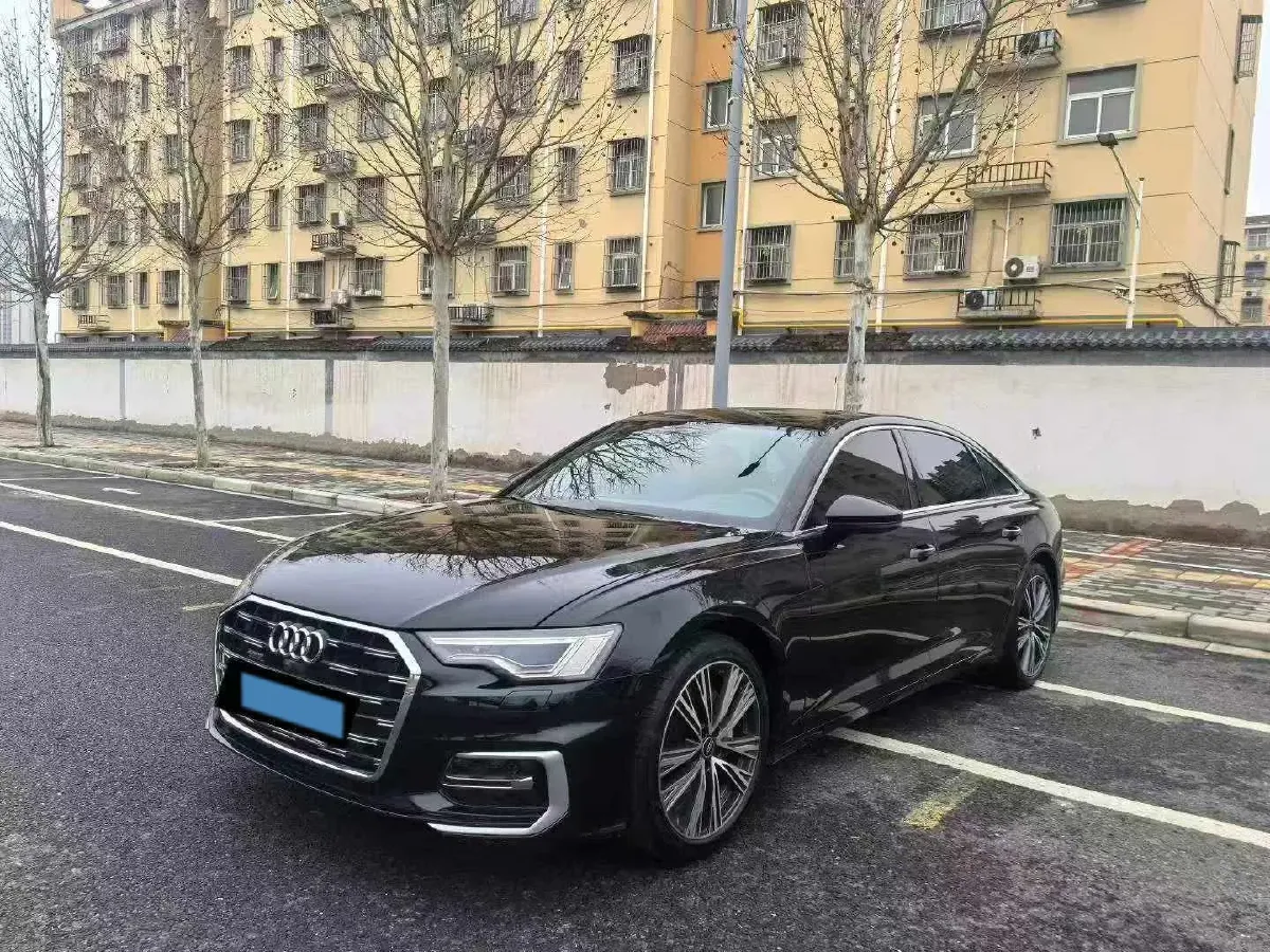 2024 Audi A6L 2.0T 245HP L4 7DCT,autocango,china used car exporter,china ev exporter,chinese used car exporter,chinese used ev exporter