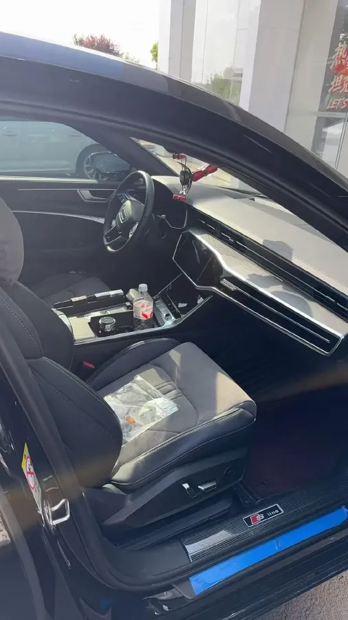 2024 Audi A6L 2.0T 245HP L4 7DCT,autocango,china used car exporter,china ev exporter,chinese used car exporter,chinese used ev exporter