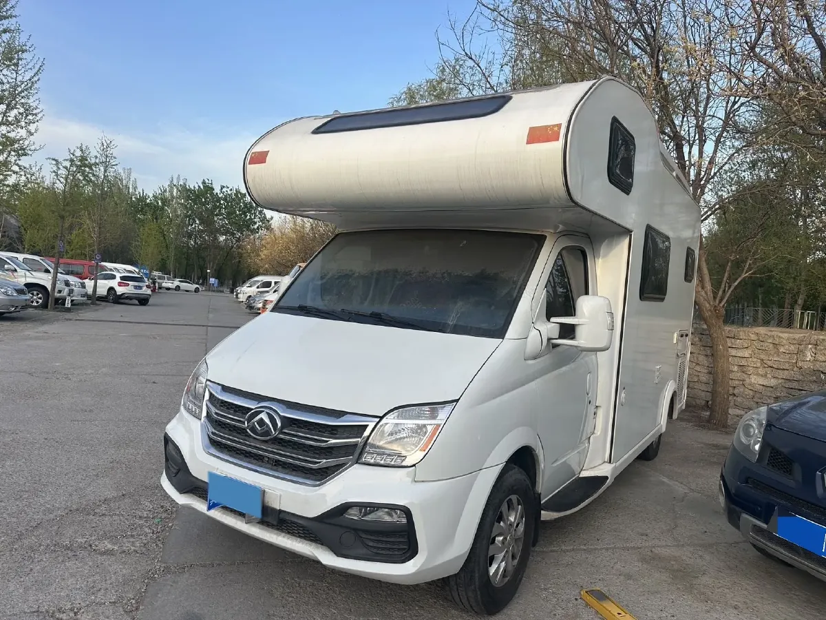 2021 MAXUS XinTu V80 2.0T 139HP L4 6MT,autocango,china used car exporter,china ev exporter,chinese used car exporter,chinese used ev exporter