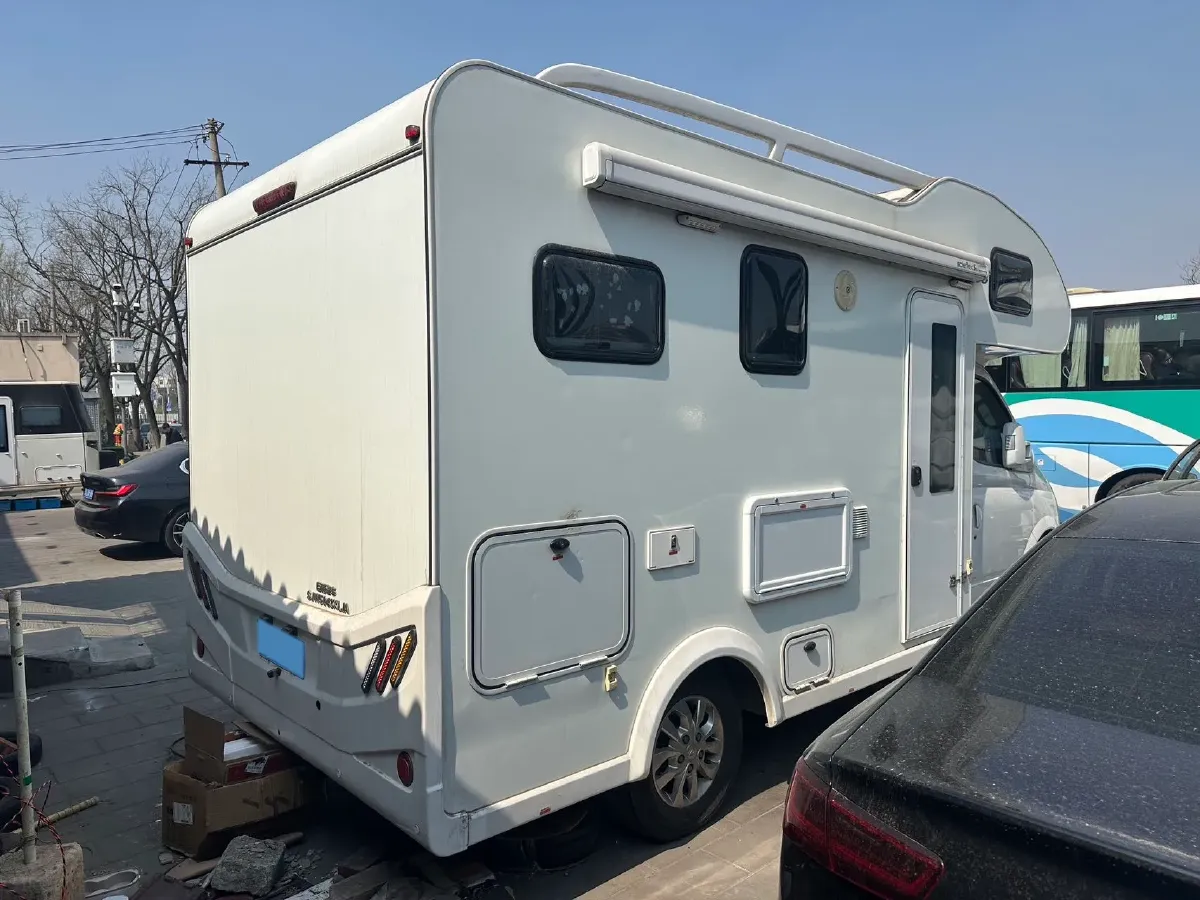 2021 MAXUS XinTu V80 2.0T 139HP L4 6MT,autocango,china used car exporter,china ev exporter,chinese used car exporter,chinese used ev exporter