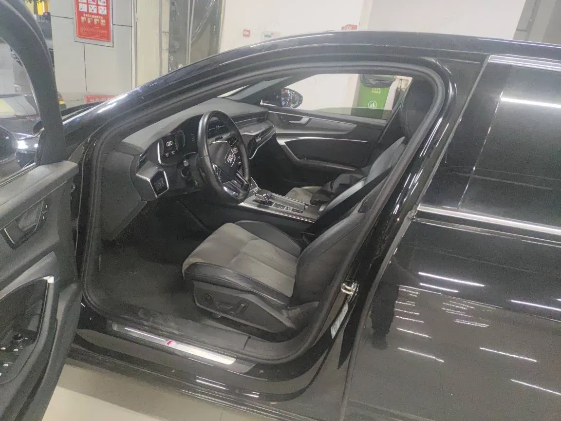 2022 Audi A6L 2.0T 224HP L4 7DCT,autocango,china used car exporter,china ev exporter,chinese used car exporter,chinese used ev exporter