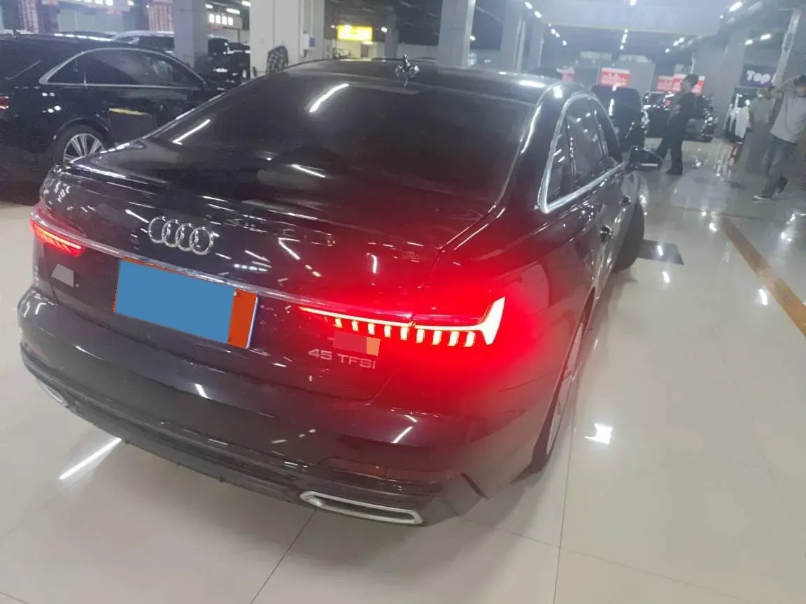 2022 Audi A6L 2.0T 224HP L4 7DCT,autocango,china used car exporter,china ev exporter,chinese used car exporter,chinese used ev exporter