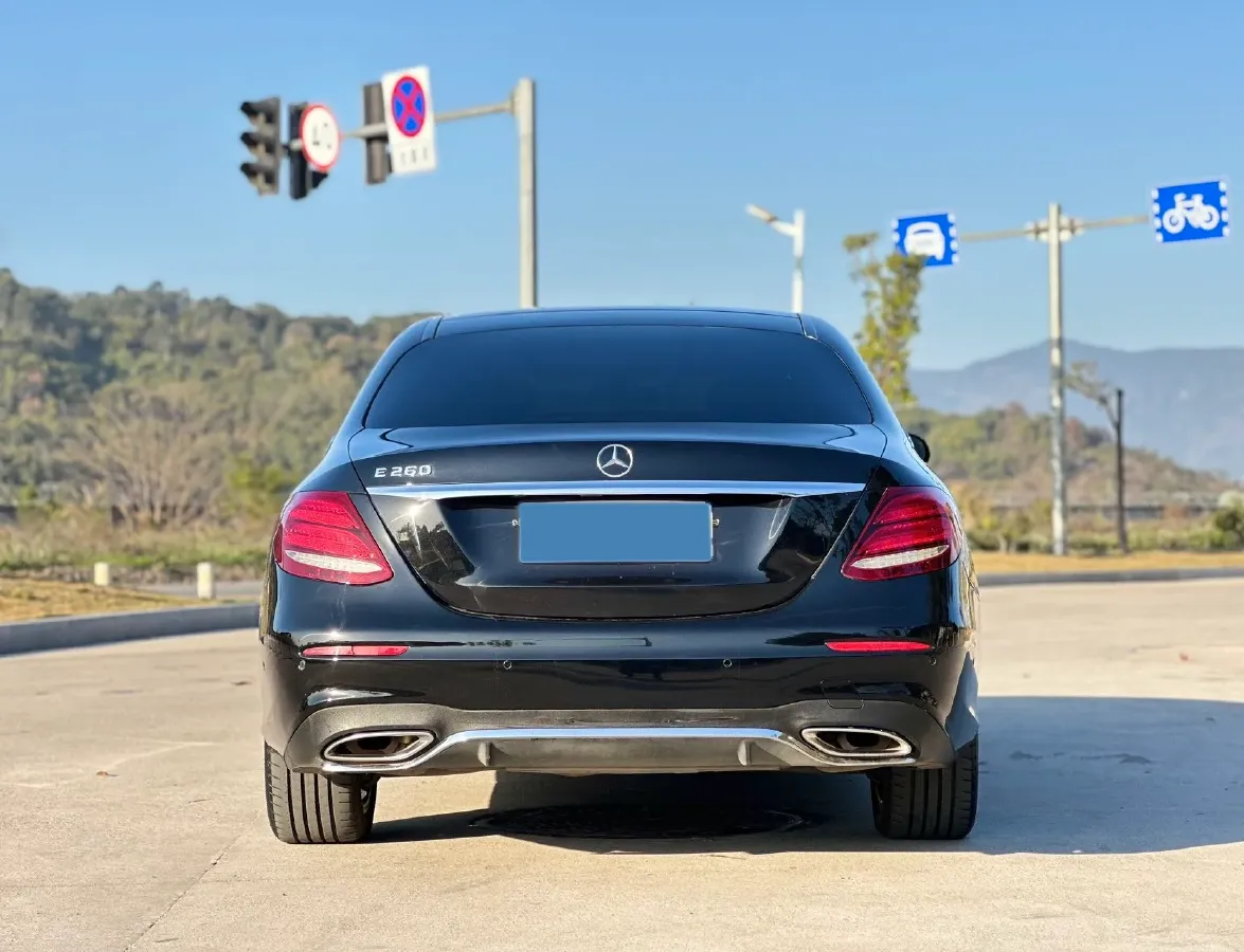 2020 Mercedes-Benz E Class 1.5T 184HP L4 9AT,autocango,china used car exporter,china ev exporter,chinese used car exporter,chinese used ev exporter