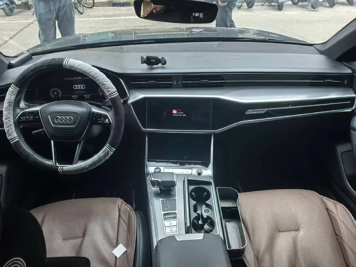 2023 Audi A6L 2.0T 245HP L4 7DCT,autocango,china used car exporter,china ev exporter,chinese used car exporter,chinese used ev exporter