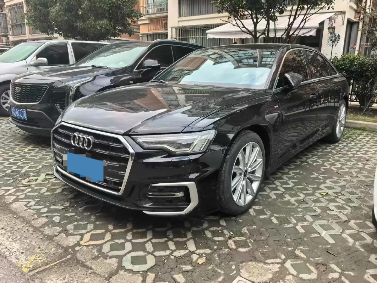 2023 Audi A6L 2.0T 245HP L4 7DCT,autocango,china used car exporter,china ev exporter,chinese used car exporter,chinese used ev exporter