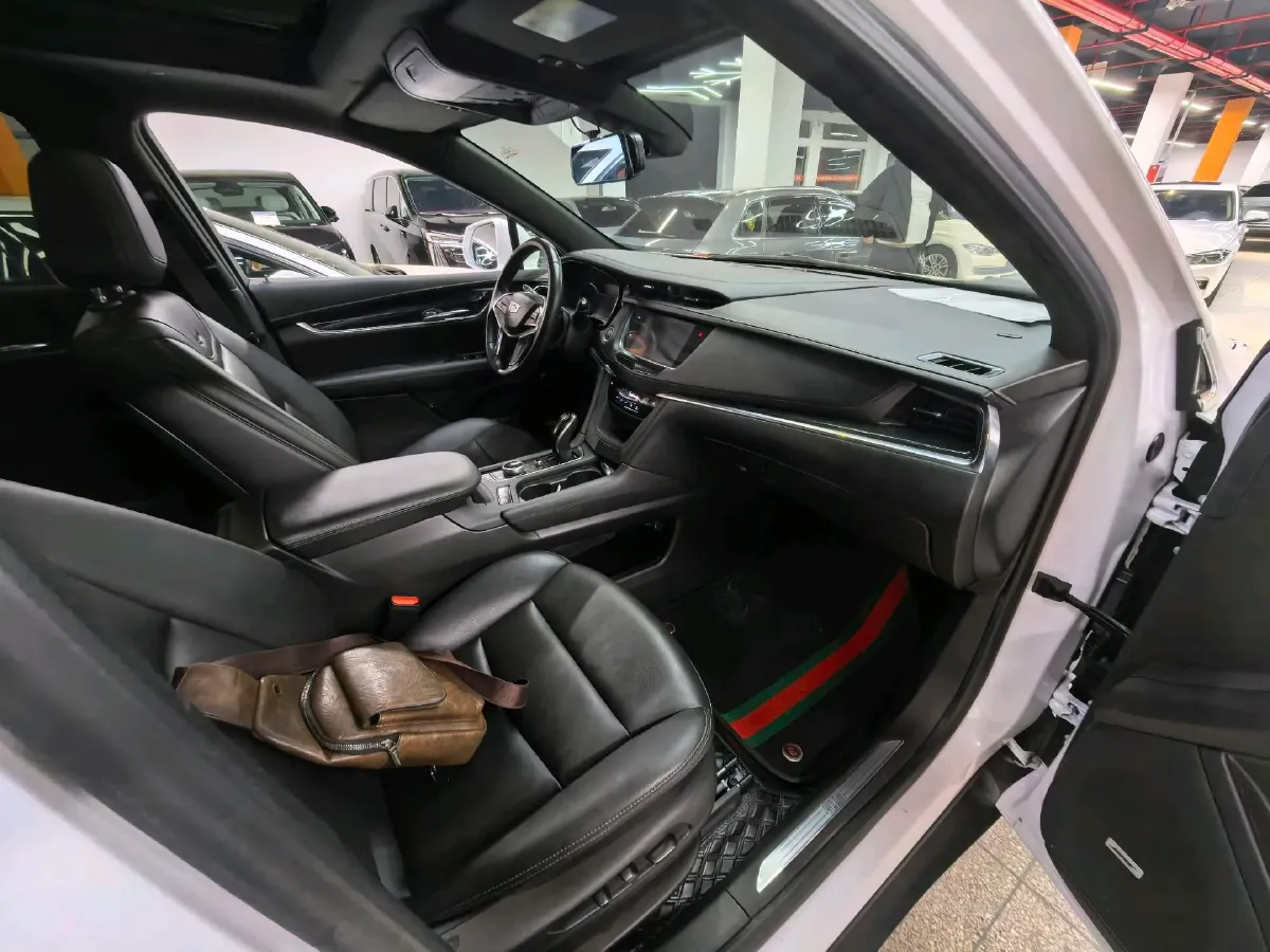 2022 Cadillac XT5 2.0T 237HP L4 9AT,autocango,china used car exporter,china ev exporter,chinese used car exporter,chinese used ev exporter