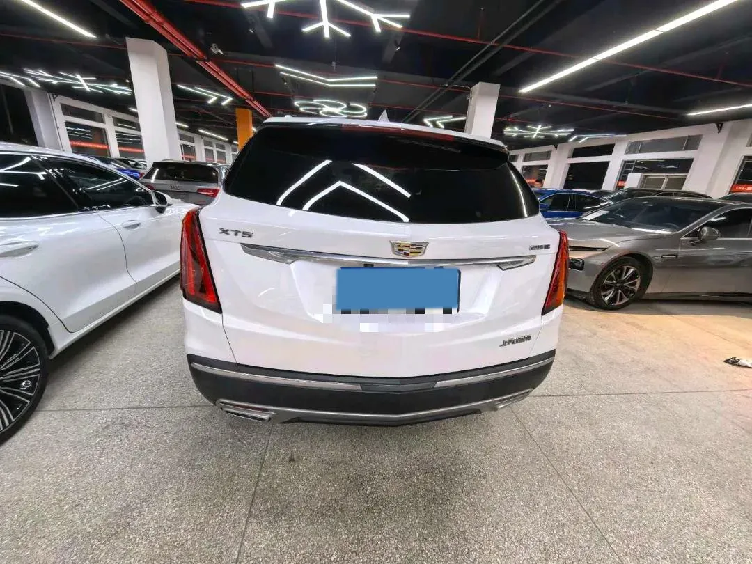 2022 Cadillac XT5 2.0T 237HP L4 9AT,autocango,china used car exporter,china ev exporter,chinese used car exporter,chinese used ev exporter