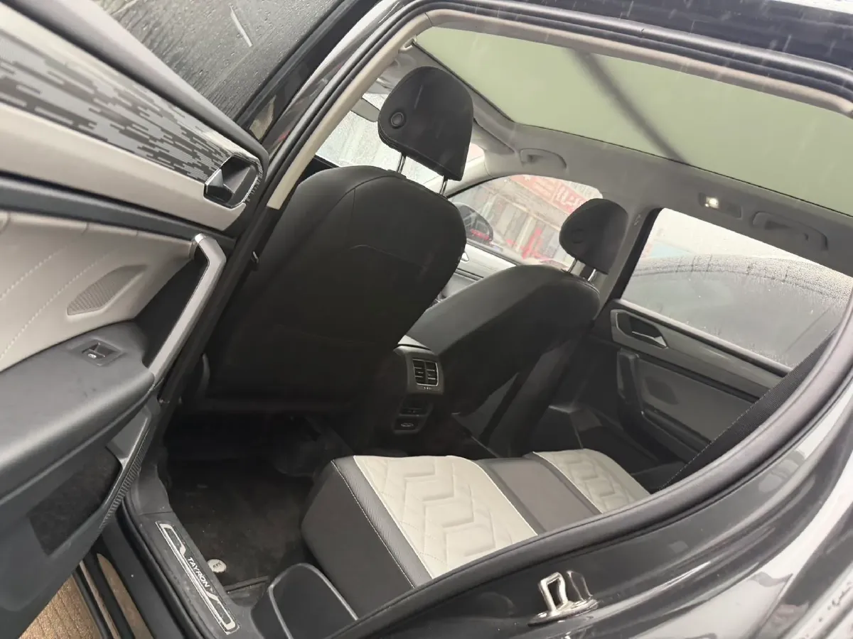 2022 Volkswagen Tayron 2.0T 220HP L4 7DCT,autocango,china used car exporter,china ev exporter,chinese used car exporter,chinese used ev exporter