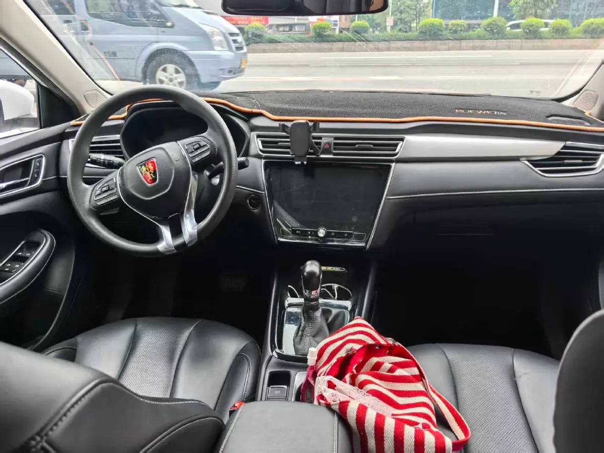 2019 Roewe i5 1.5L 120HP L4 CVT,autocango,china used car exporter,china ev exporter,chinese used car exporter,chinese used ev exporter