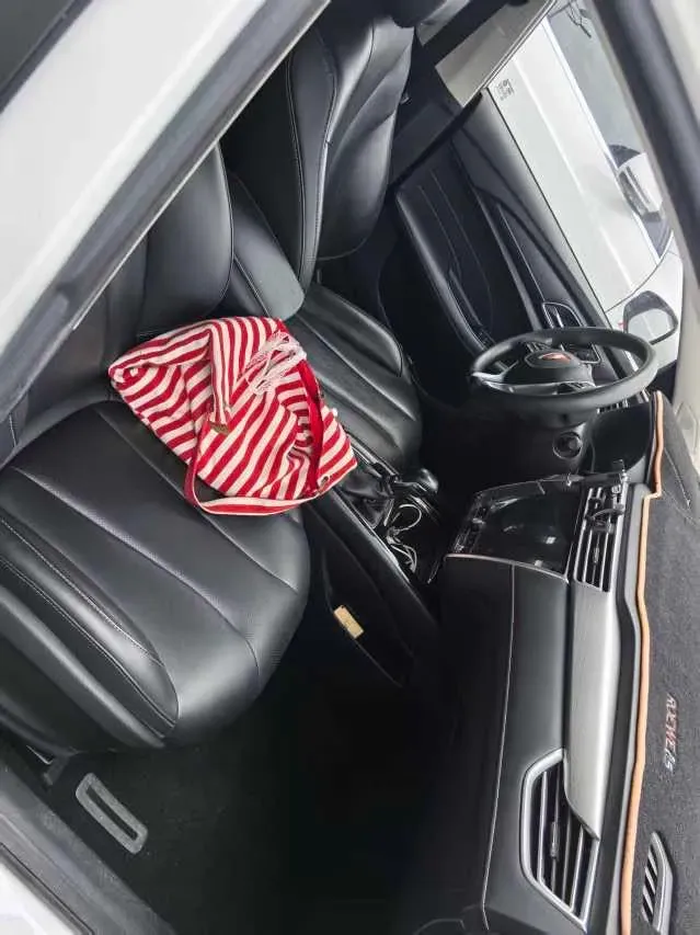 2019 Roewe i5 1.5L 120HP L4 CVT,autocango,china used car exporter,china ev exporter,chinese used car exporter,chinese used ev exporter