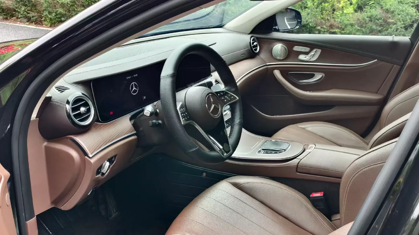 2022 Mercedes-Benz E Class 2.0T 258HP L4 9AT,autocango,china used car exporter,china ev exporter,chinese used car exporter,chinese used ev exporter