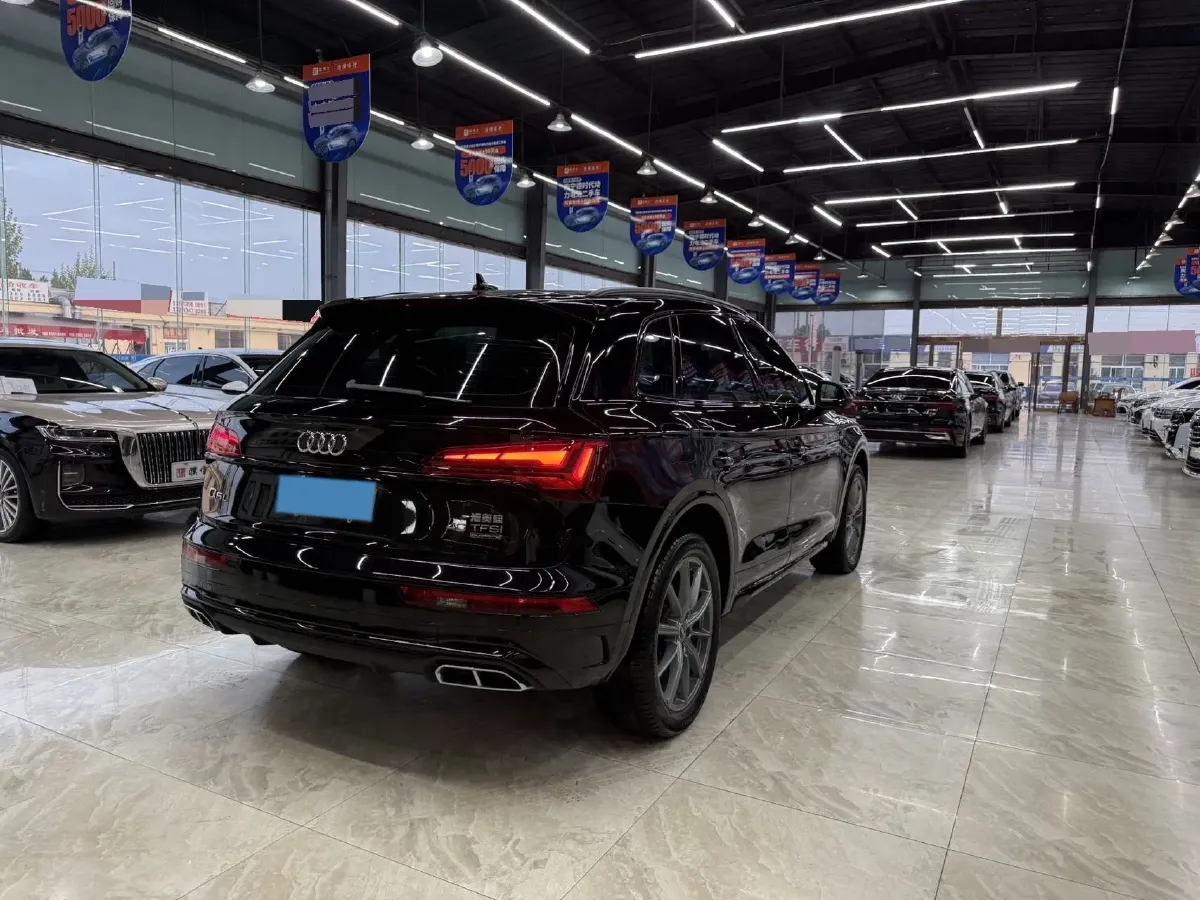 2023 Audi Q5L 2.0T 190HP L4 7DCT,autocango,china used car exporter,china ev exporter,chinese used car exporter,chinese used ev exporter