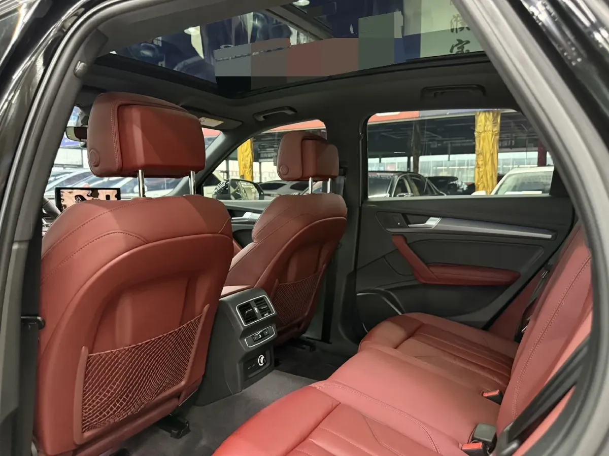 2023 Audi Q5L 2.0T 190HP L4 7DCT,autocango,china used car exporter,china ev exporter,chinese used car exporter,chinese used ev exporter