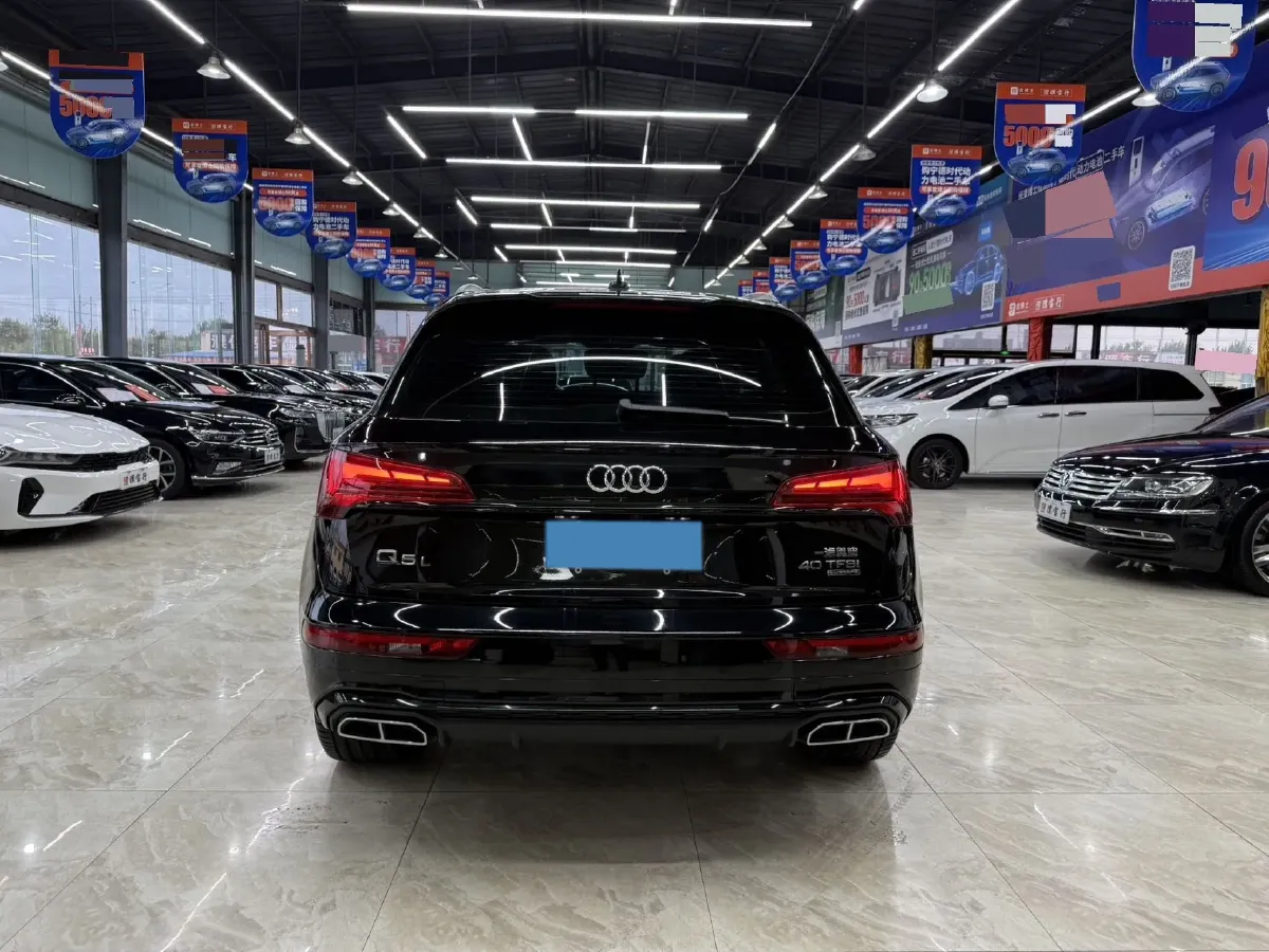 2023 Audi Q5L 2.0T 190HP L4 7DCT,autocango,china used car exporter,china ev exporter,chinese used car exporter,chinese used ev exporter