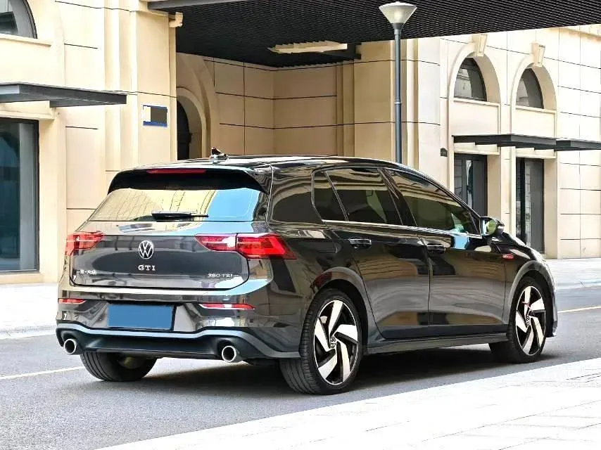 2021 Volkswagen GolfGTI 2.0T 220HP L4 7DCT,autocango,china used car exporter,china ev exporter,chinese used car exporter,chinese used ev exporter
