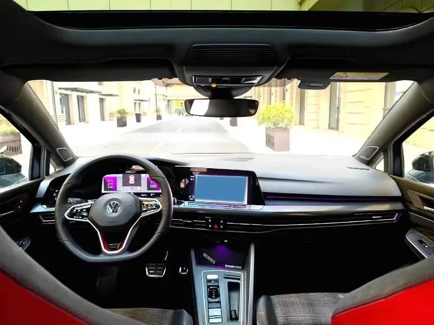 2021 Volkswagen GolfGTI 2.0T 220HP L4 7DCT,autocango,china used car exporter,china ev exporter,chinese used car exporter,chinese used ev exporter