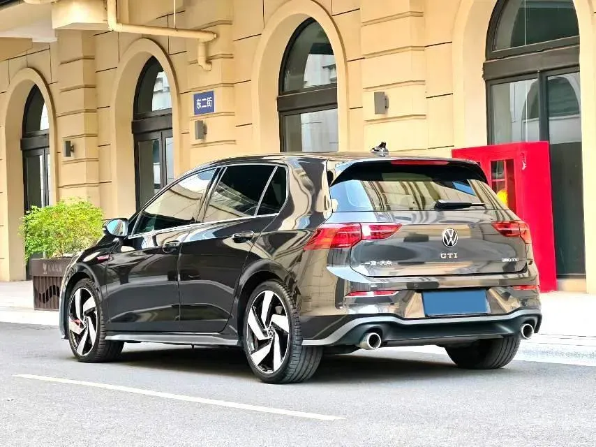 2021 Volkswagen GolfGTI 2.0T 220HP L4 7DCT,autocango,china used car exporter,china ev exporter,chinese used car exporter,chinese used ev exporter