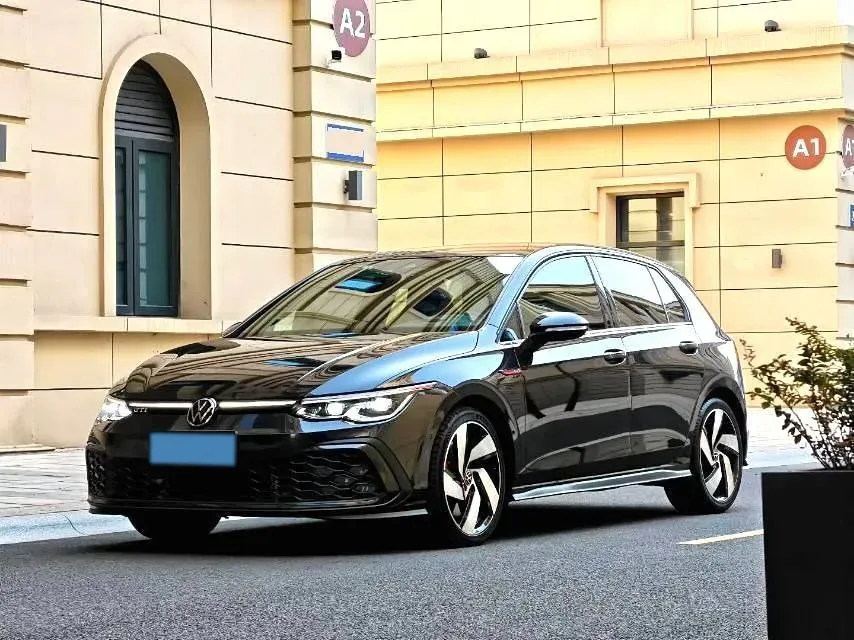 2021 Volkswagen GolfGTI 2.0T 220HP L4 7DCT,autocango,china used car exporter,china ev exporter,chinese used car exporter,chinese used ev exporter