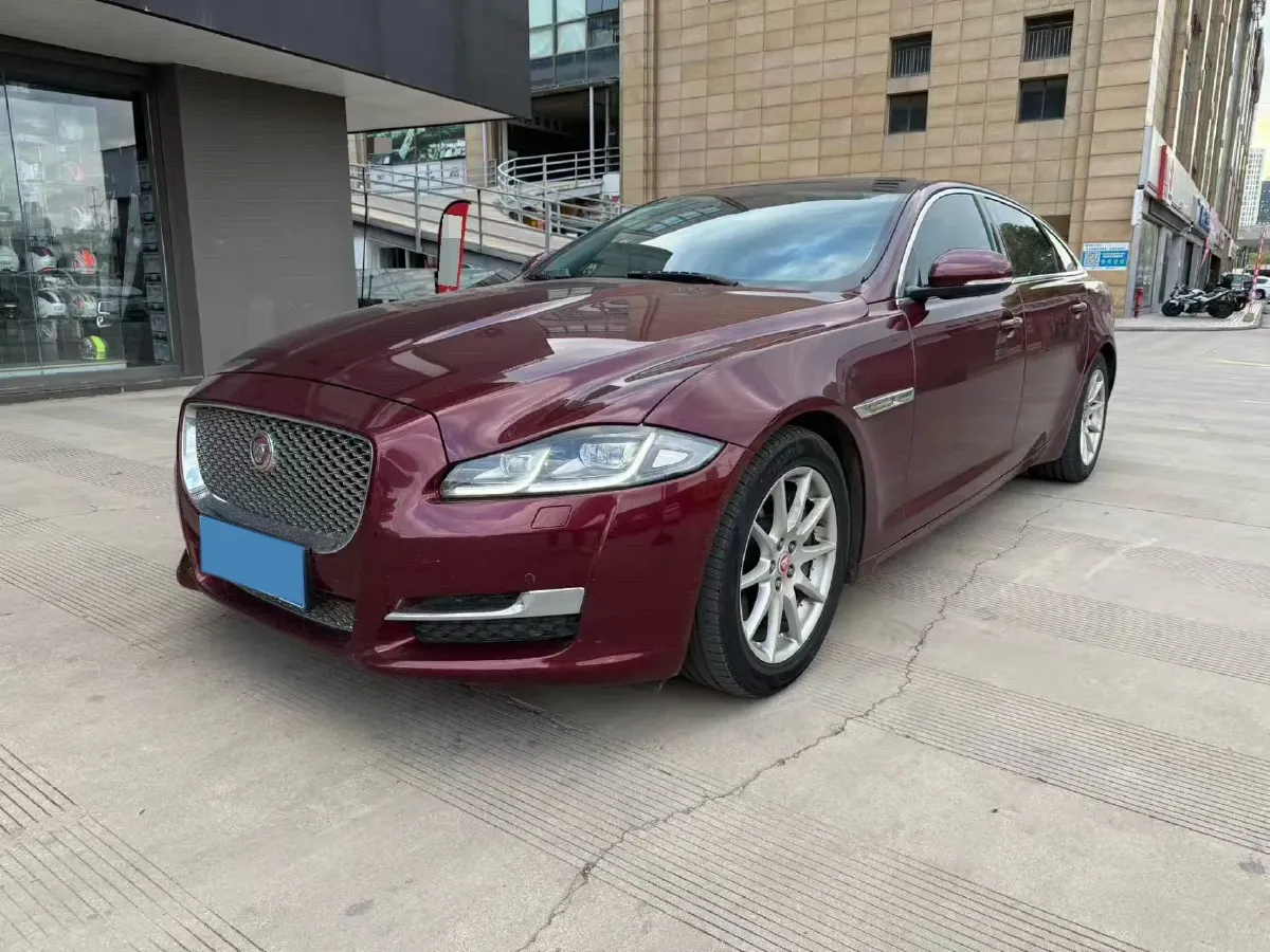 2016 Jaguar XJ 2.0T 240HP L4 8AT,autocango,china used car exporter,china ev exporter,chinese used car exporter,chinese used ev exporter