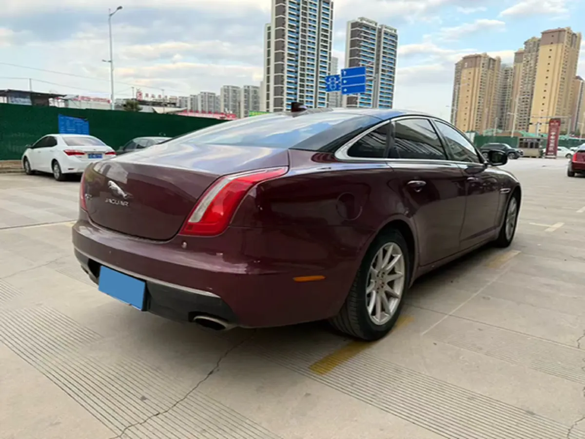 2016 Jaguar XJ 2.0T 240HP L4 8AT,autocango,china used car exporter,china ev exporter,chinese used car exporter,chinese used ev exporter